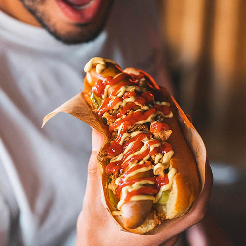 hot-dog-gourmand-snacking-cosmo-bar-vieux-lille